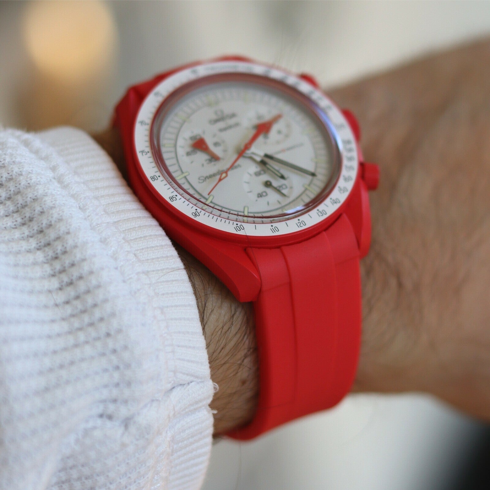 Curved Rubber Strap Red