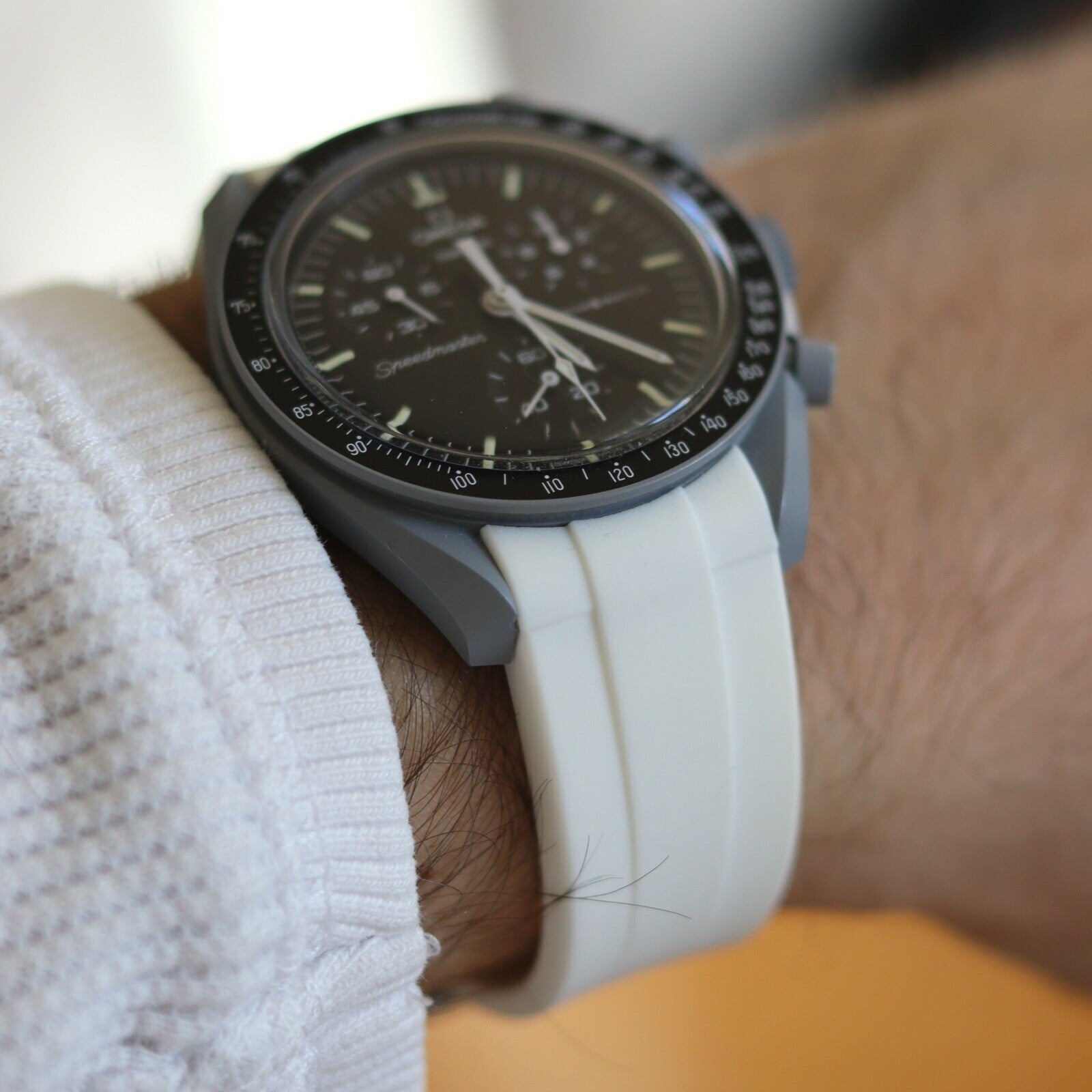 Curved Rubber Strap White