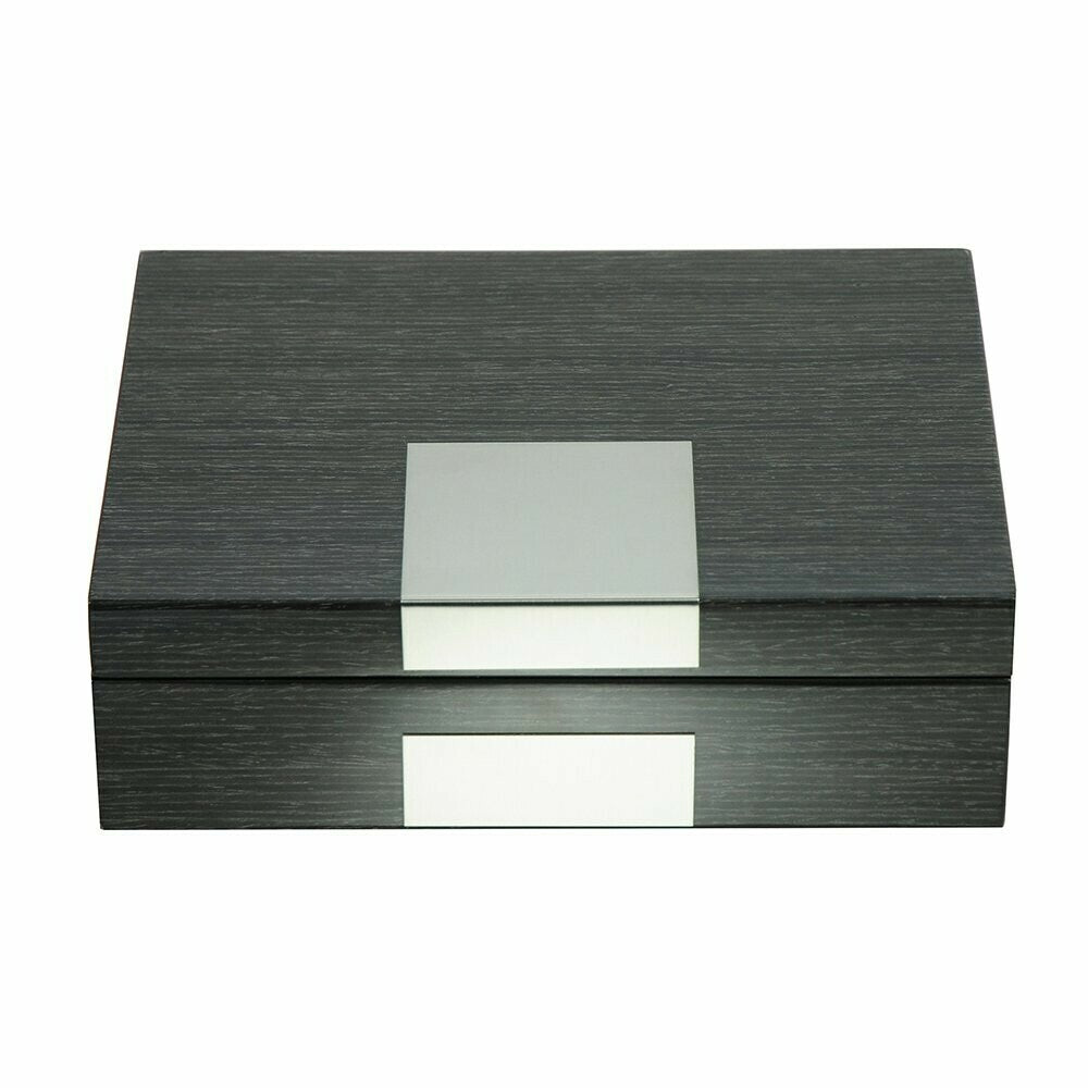 Watch box for 4 watches with storage