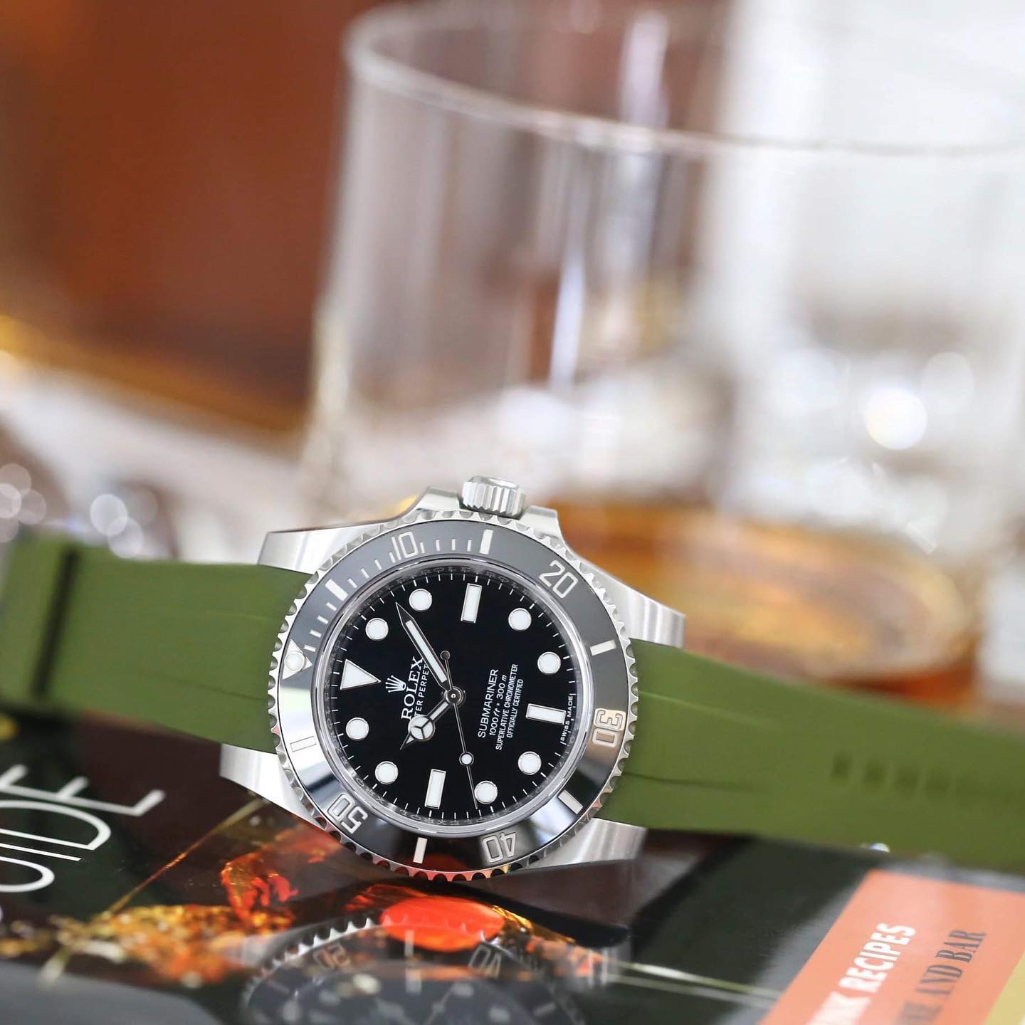 Horus 21mm curved rubber strap - olive green with gold buckle