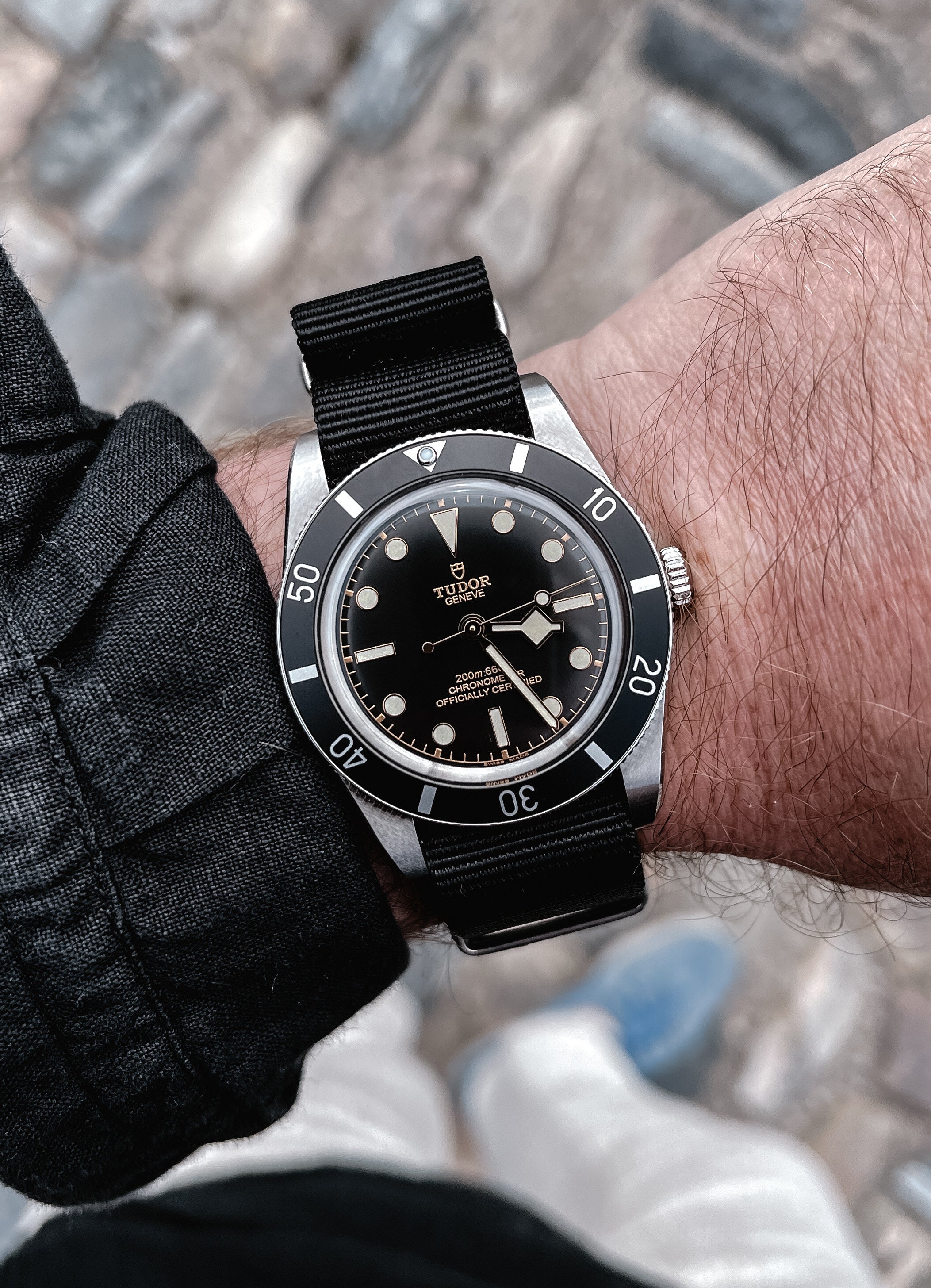 Classic nato strap in black with silver buckle